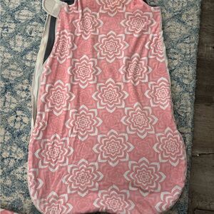 4 Sleep sacks (2 x 6-12mos, 2 x 12-24 mos)